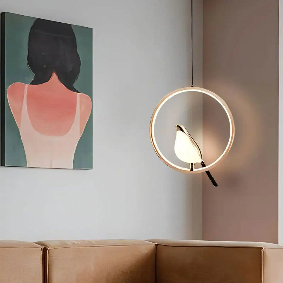Suspension design oiseau dans un halo lumineux, ronde ou ovale