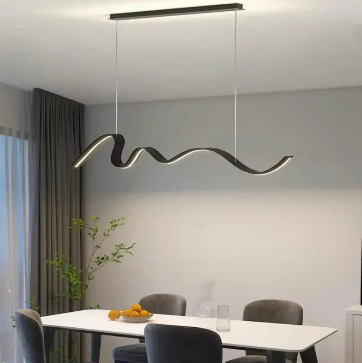 Suspension design ondulée, noire ou blanche, tailles S ou M