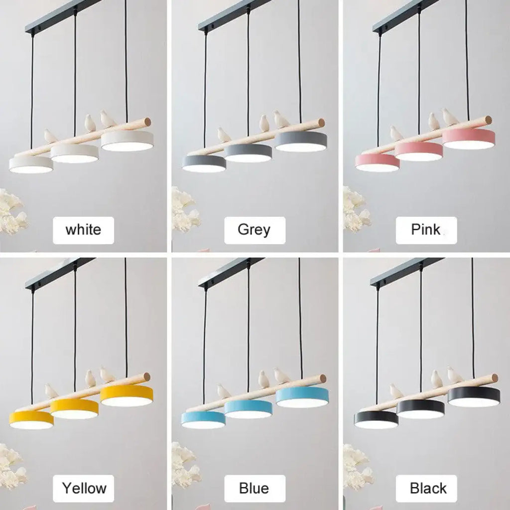 Suspension scandinave à petits oiseaux en bois coloré