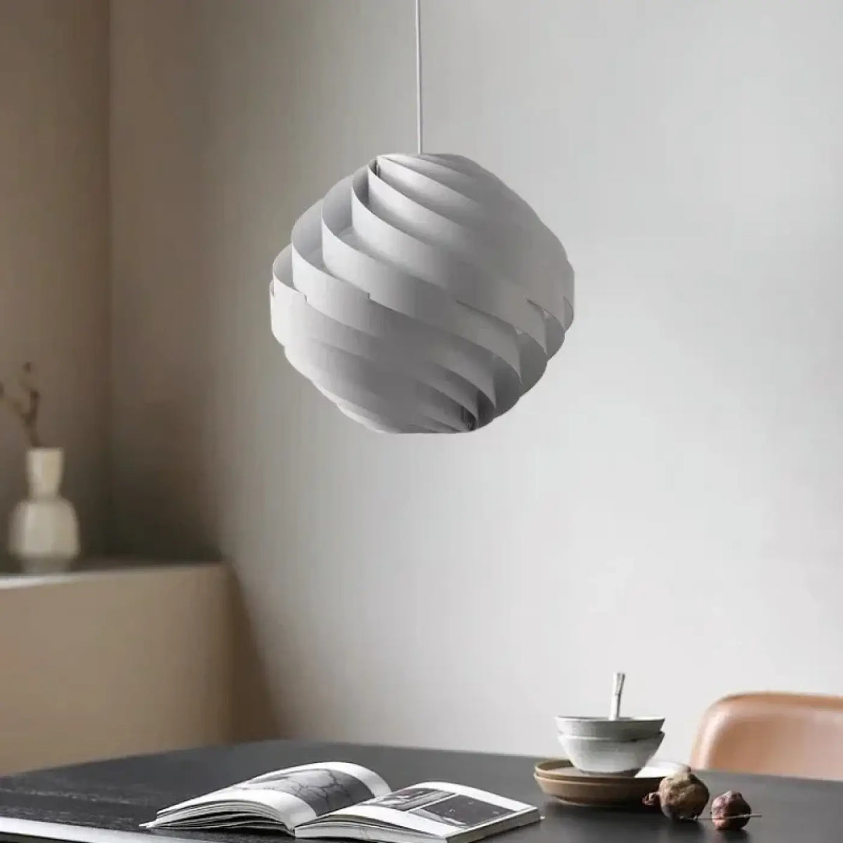 Suspension spirale blanche au design moderne, tailles S, M ou L