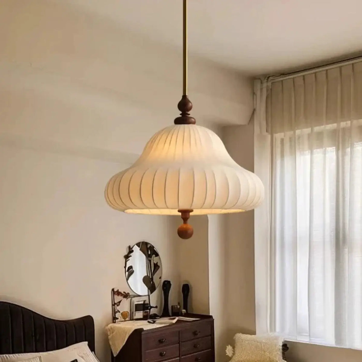 Suspension en tissu et bois naturel, deux modèles