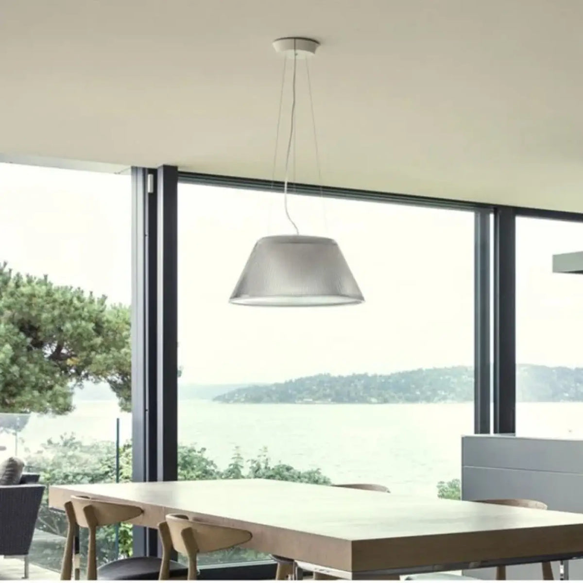 Suspension transparente contemporaine, tailles S et M
