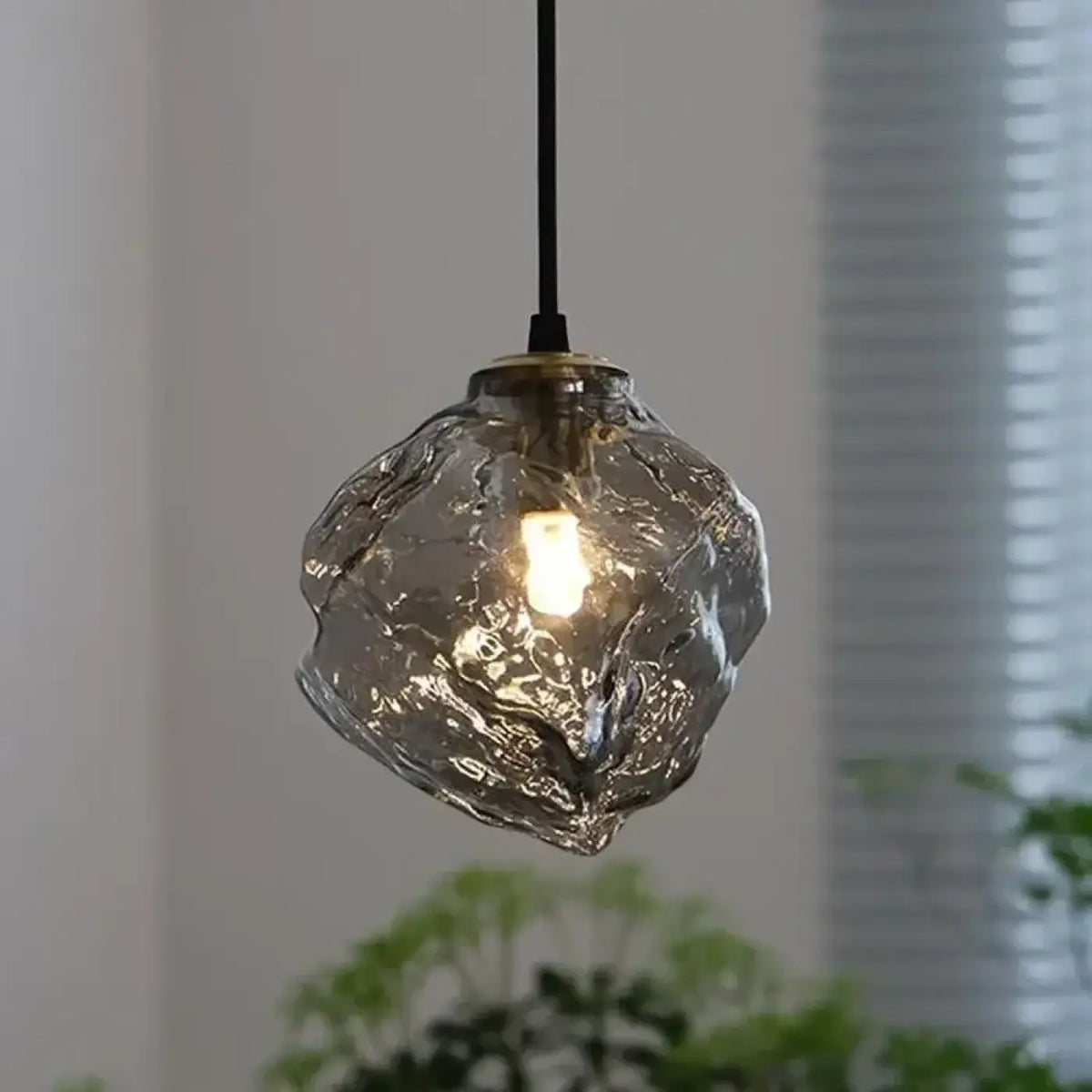 Suspension en verre façonné effet cristal, trois teintes