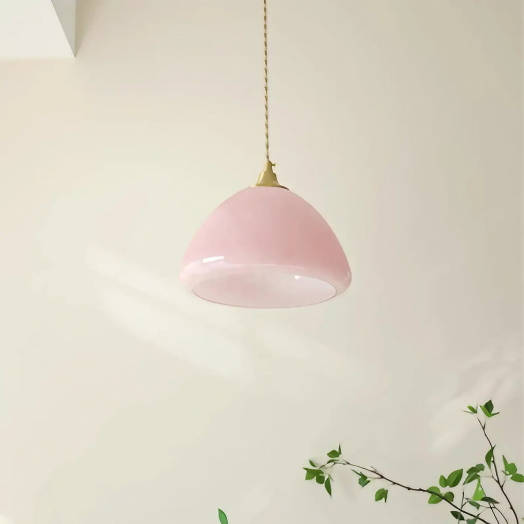 Suspension en verre rose pastel et métal doré