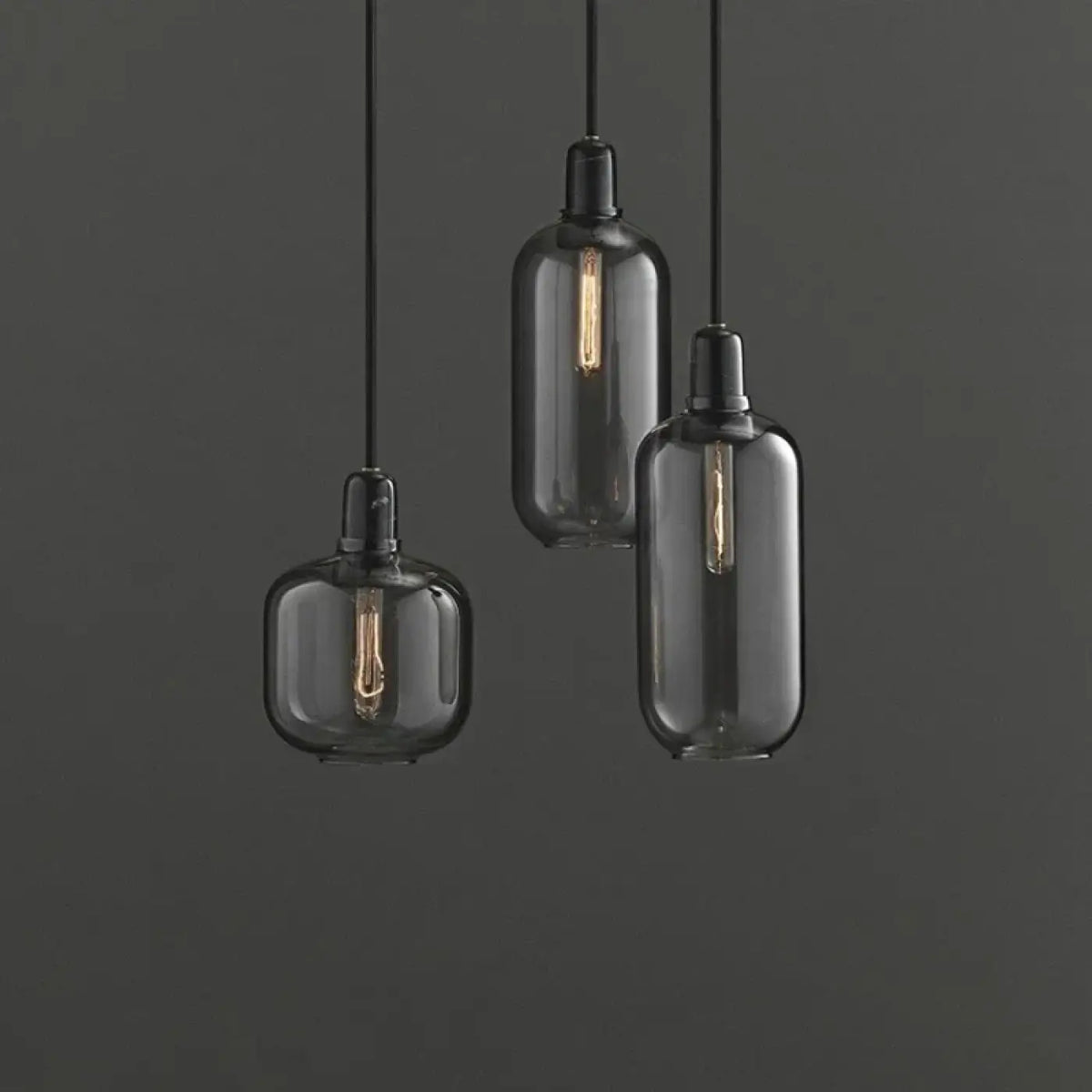 Suspension en verre teinté aux formes arrondies, orange ou gris
