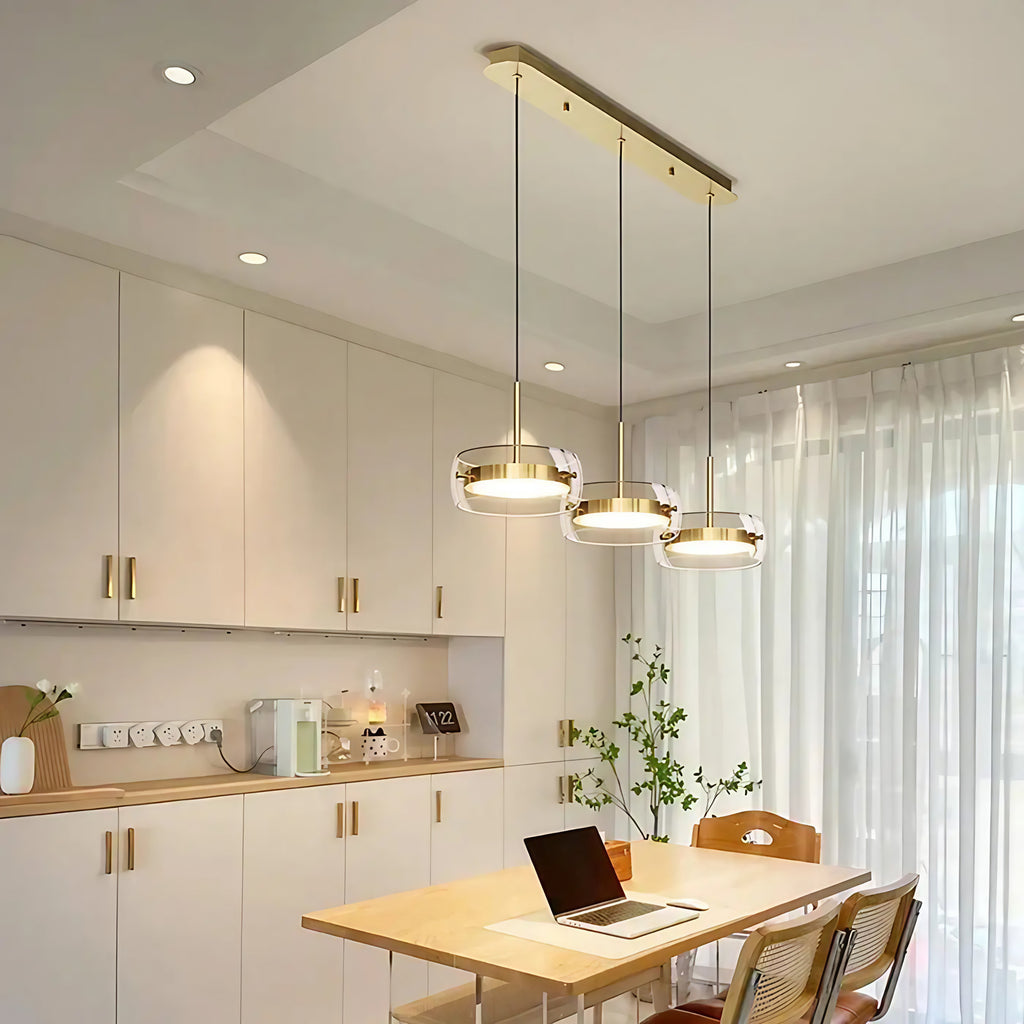 Suspension dorée à trois têtes LED, design moderne