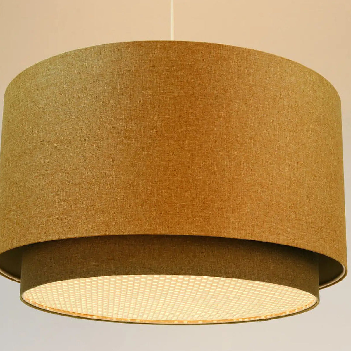 Suspension en tissu écru avec diffuseur en rotin, tailles S, M, L