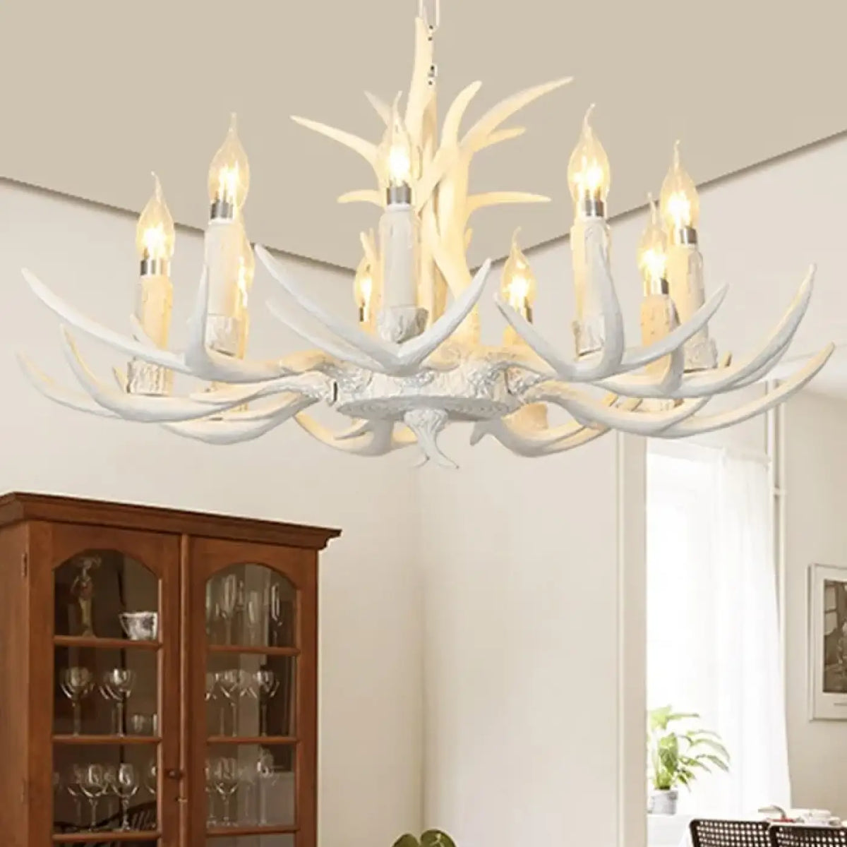 Suspension en forme de cornes blanches, lignes courbes