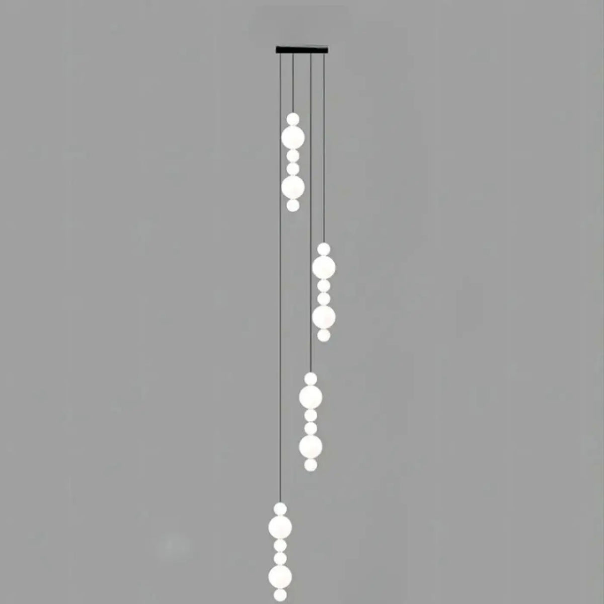 Suspension cascade de boules opalines, sept tailles au choix