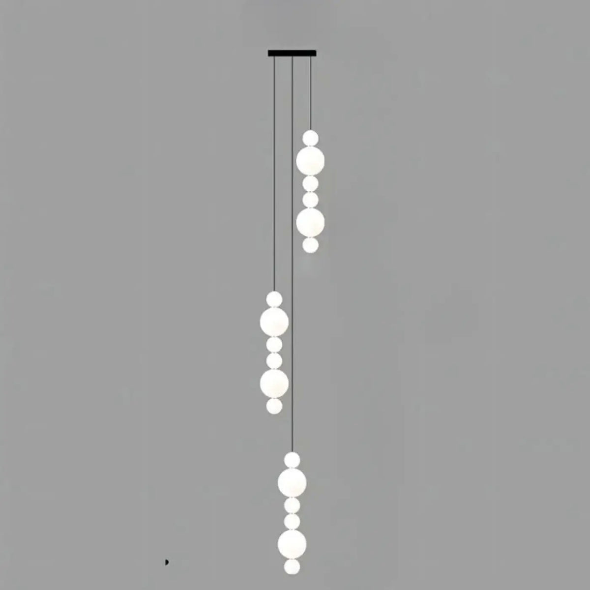 Suspension cascade de boules opalines, sept tailles au choix