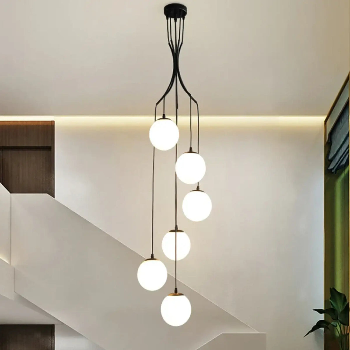 Suspension contemporaine, deux modèles, noir ou doré, S ou M