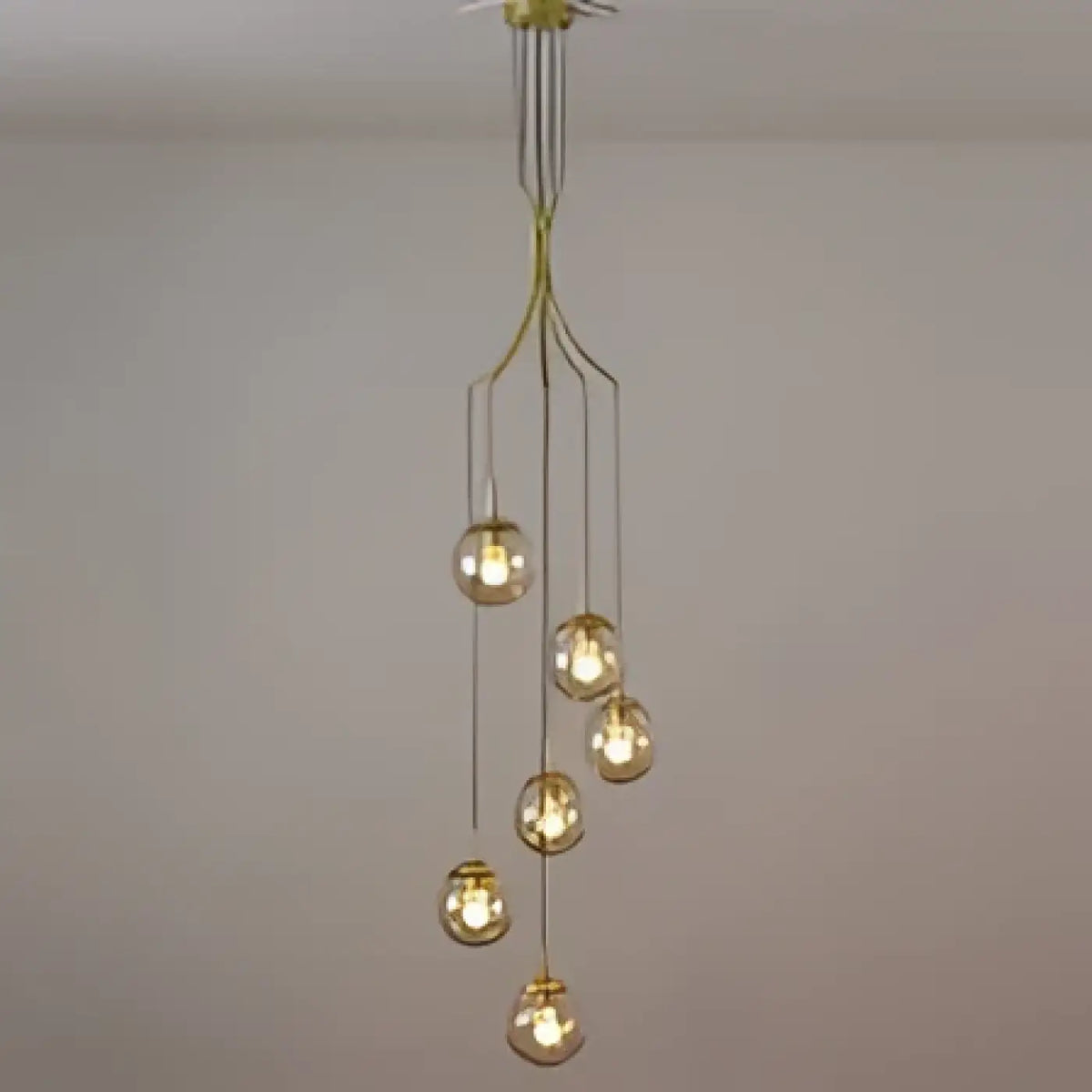 Suspension contemporaine, deux modèles, noir ou doré, S ou M