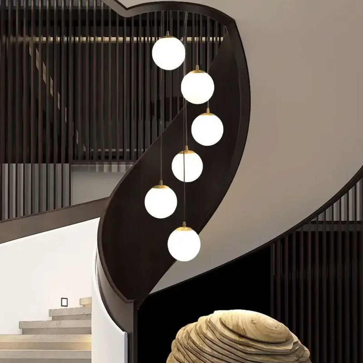 Suspension contemporaine, deux modèles, noir ou doré, S ou M