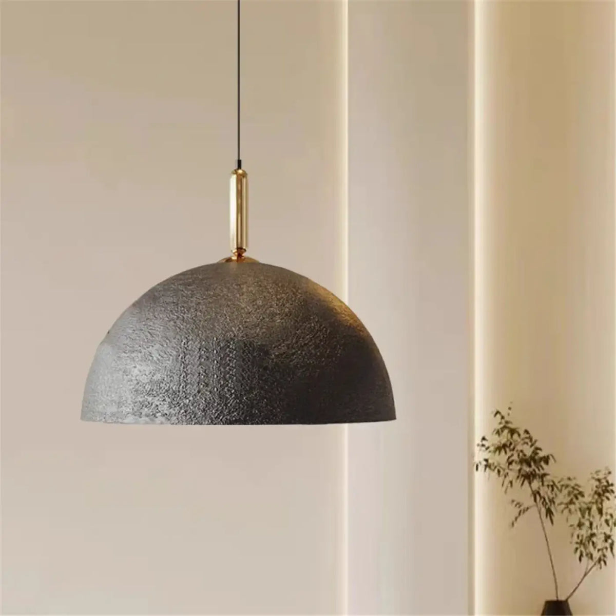 Suspension demi-dôme à finition texturée, quatre tailles, noir