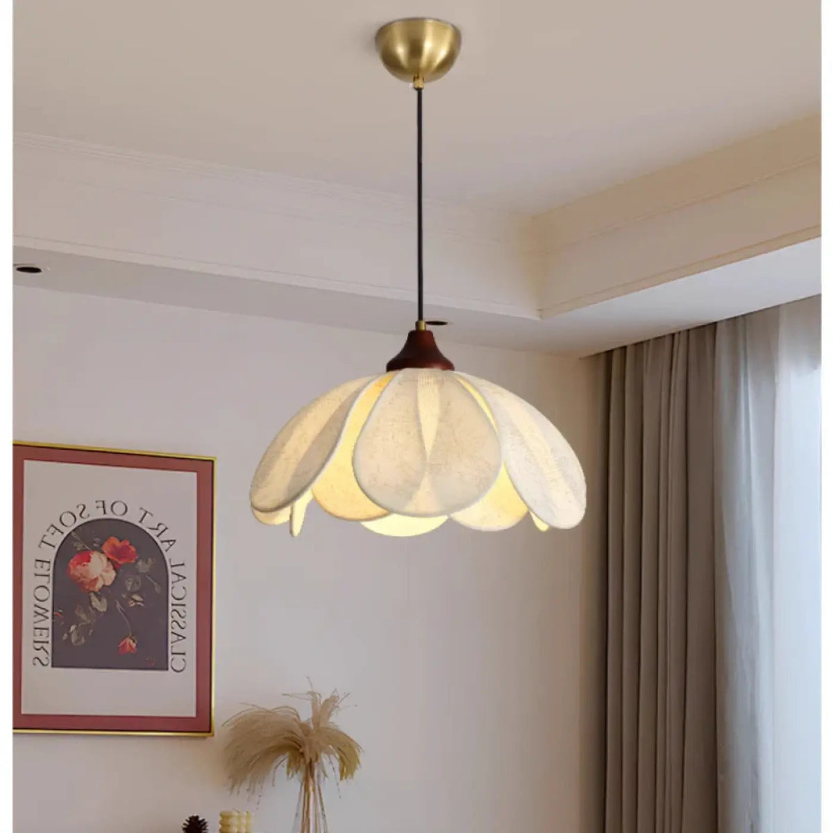 Suspension fleur à pétales en tissu voile, détails dorés