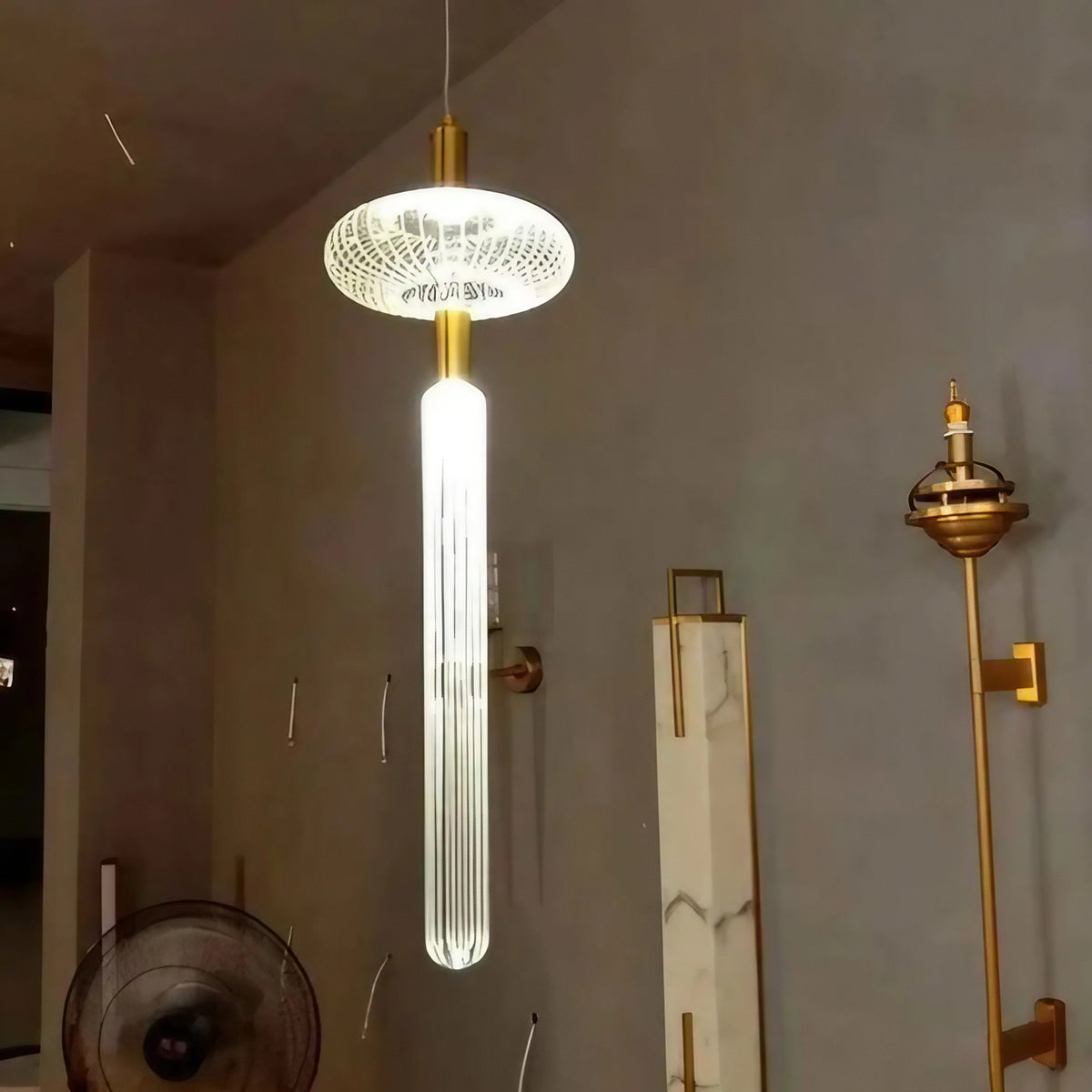 Suspension en verre texturé et finitions dorées, linéaire ou étoile