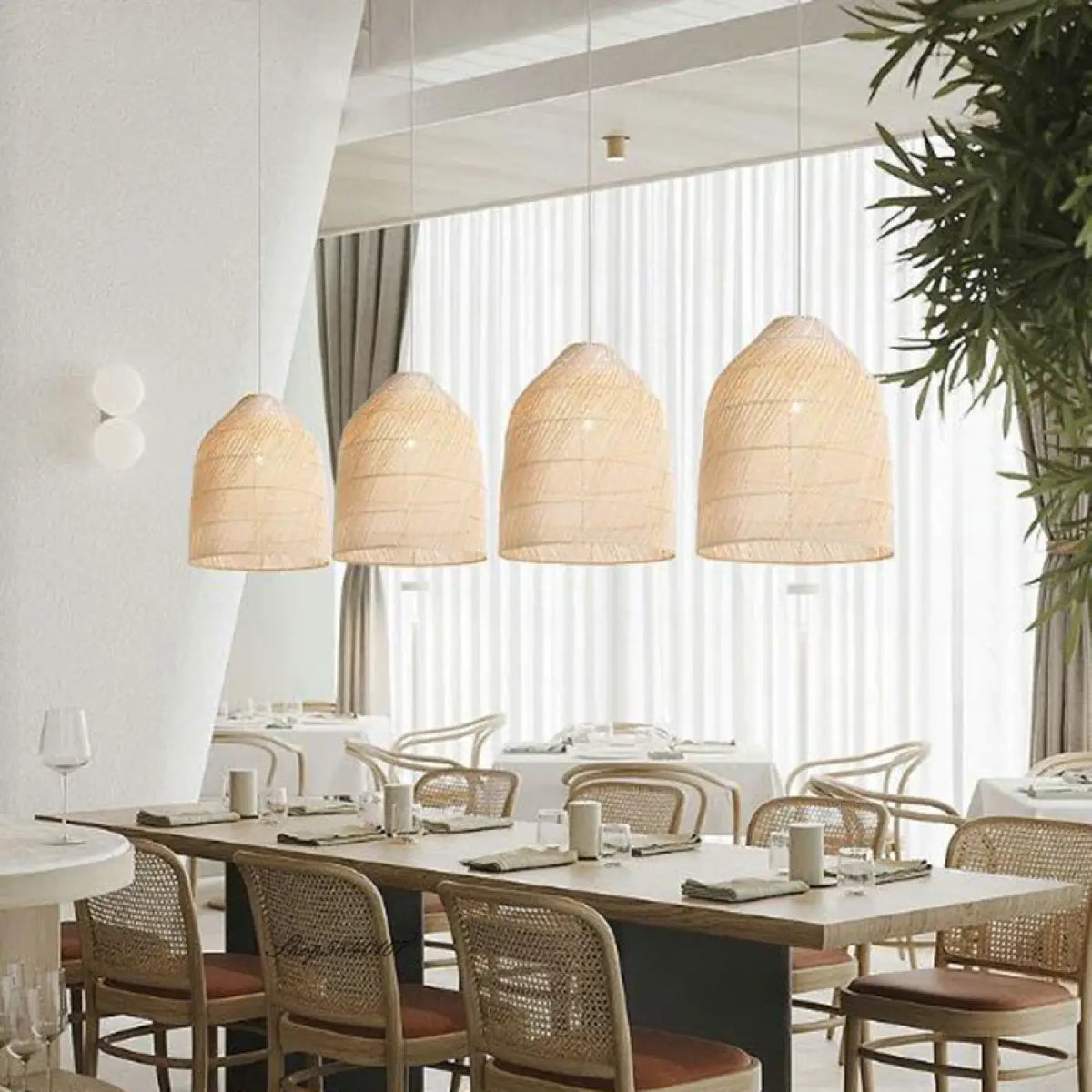 Suspension lanterne en osier tressé, beige ou noire