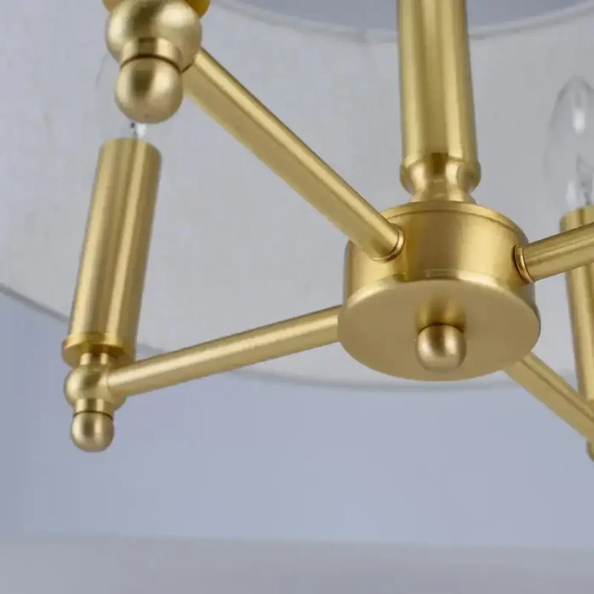 Suspension verticale pour plafond haut et cage d'escalier