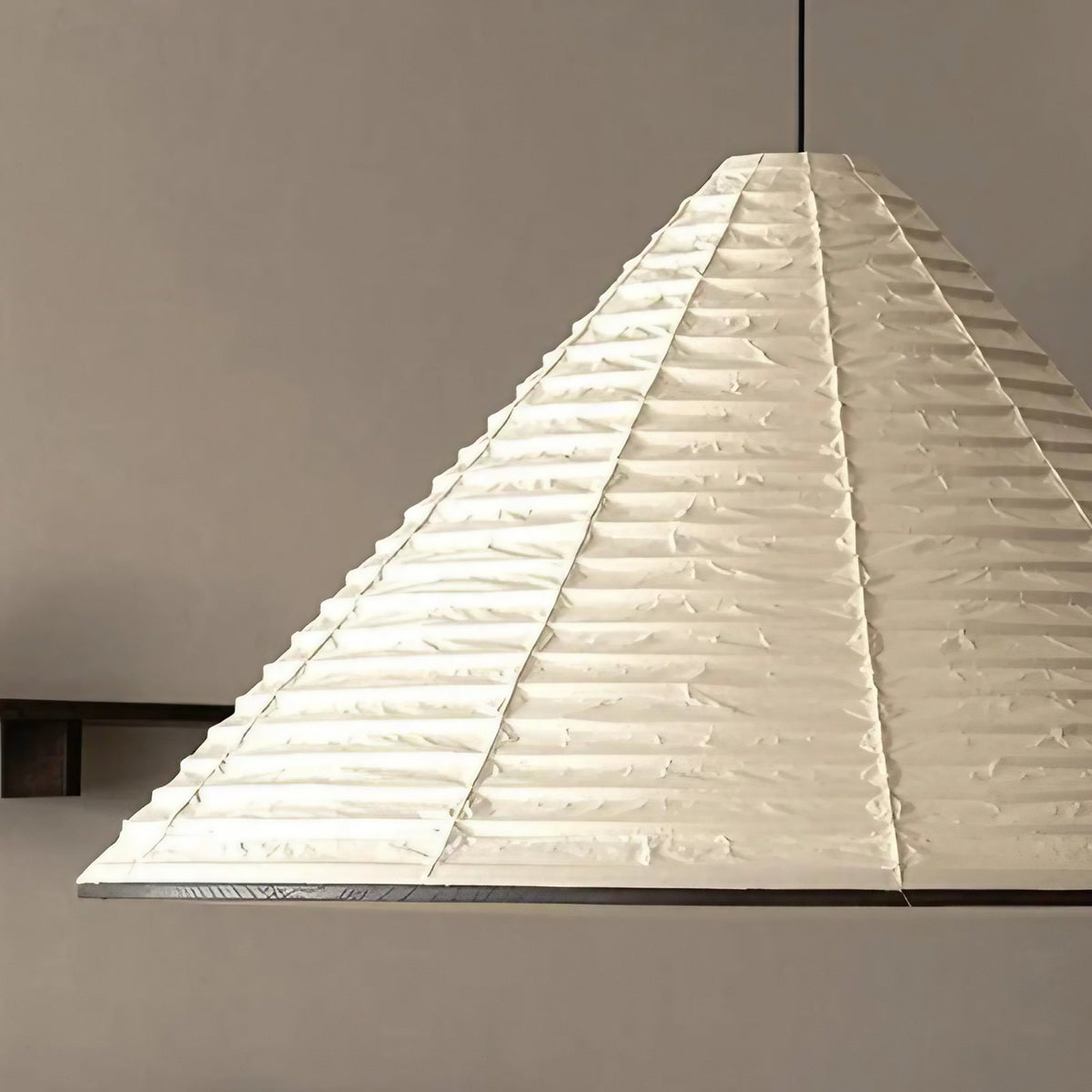 Suspension pyramide blanche, design géométrique, tailles S et M