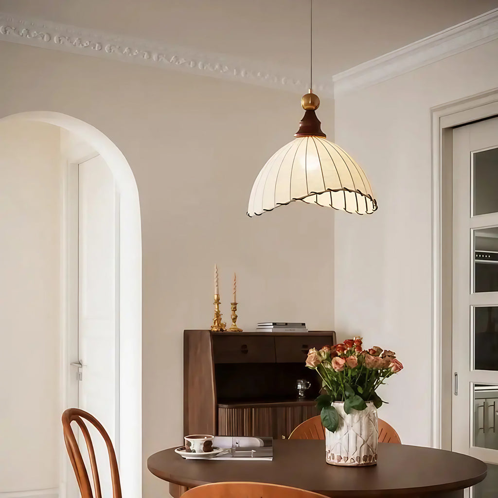 Suspension en tissu blanc au style vintage