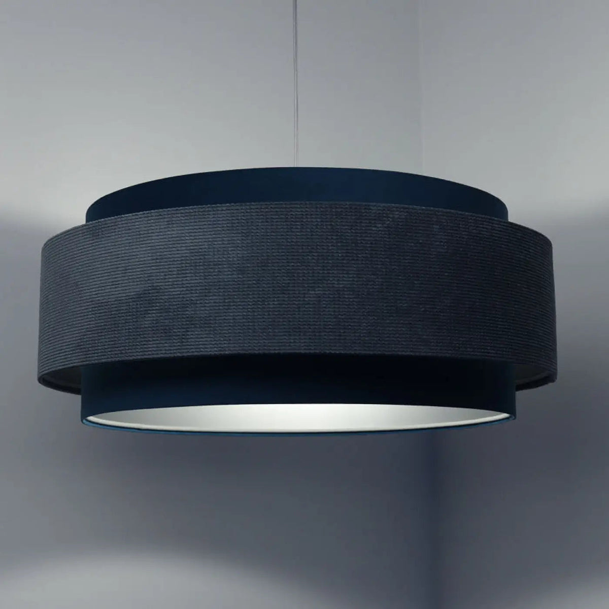 Suspension en tissu bleu clair à intérieur argenté