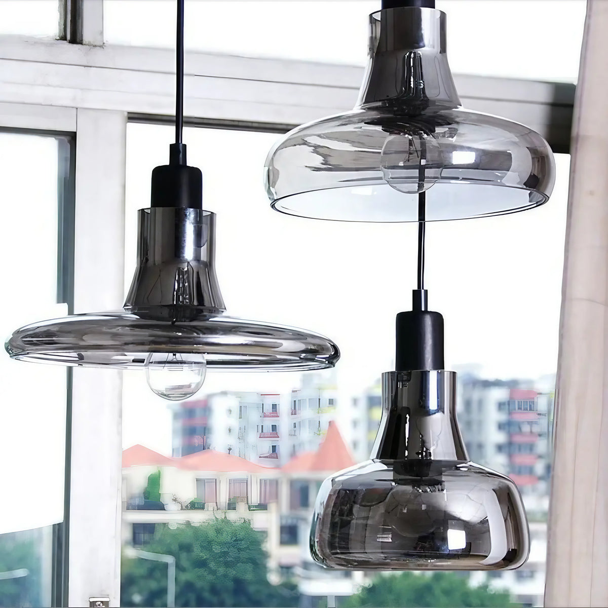 Suspension moderne en verre fumé, quatre modèles au choix