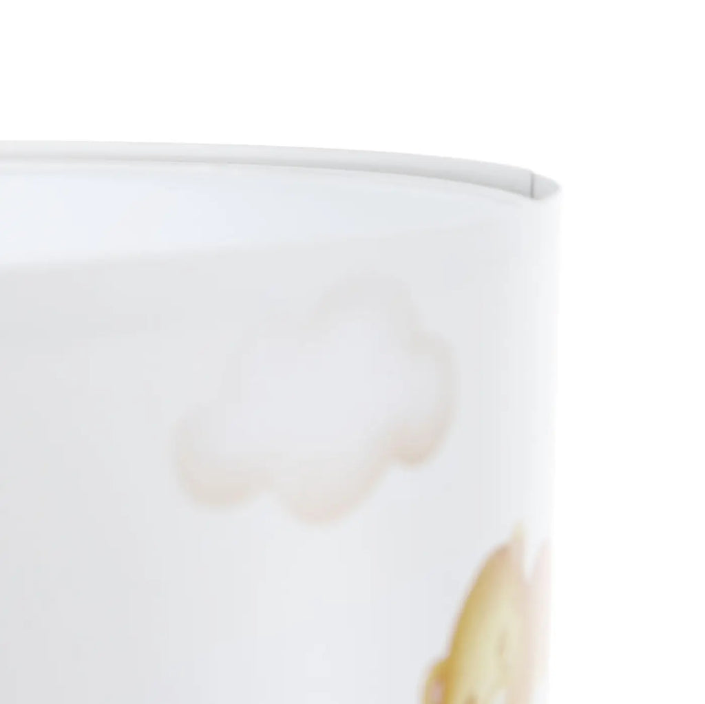 Suspension enfant blanche aux oursons dans les nuages
