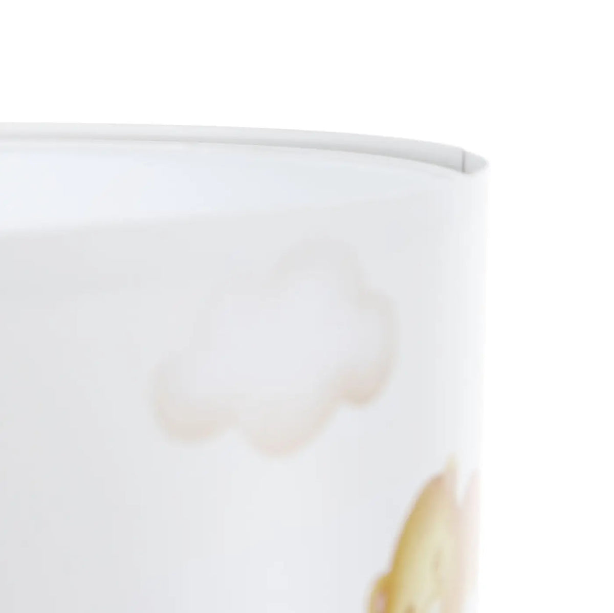 Suspension enfant blanche aux oursons dans les nuages