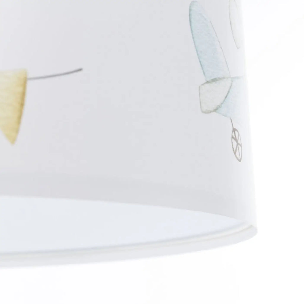 Suspension enfant blanche, lapin aux commandes d'un avion