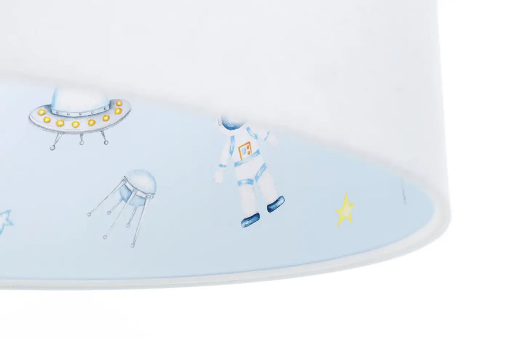 Suspension enfant blanche, fusées et astronautes à l'intérieur