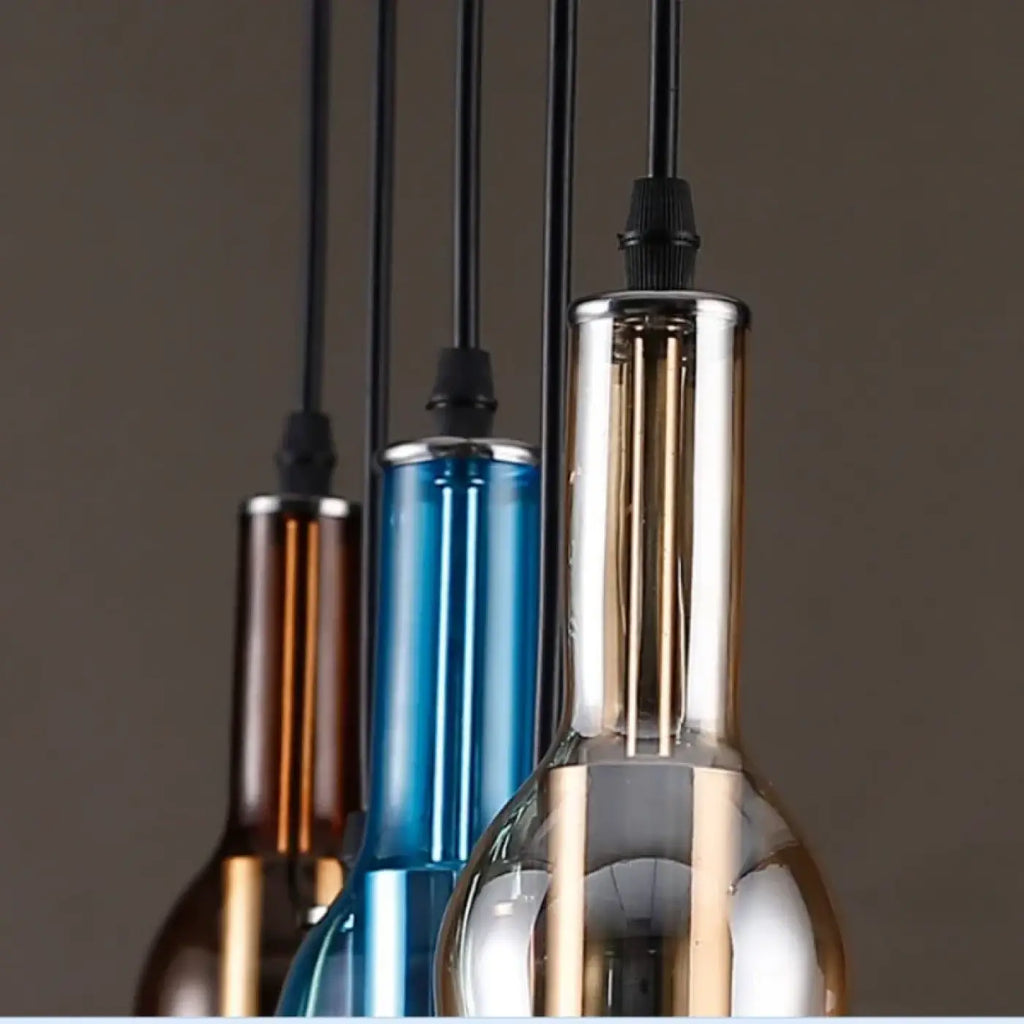 Suspension en forme de bouteille, quatre teintes vives