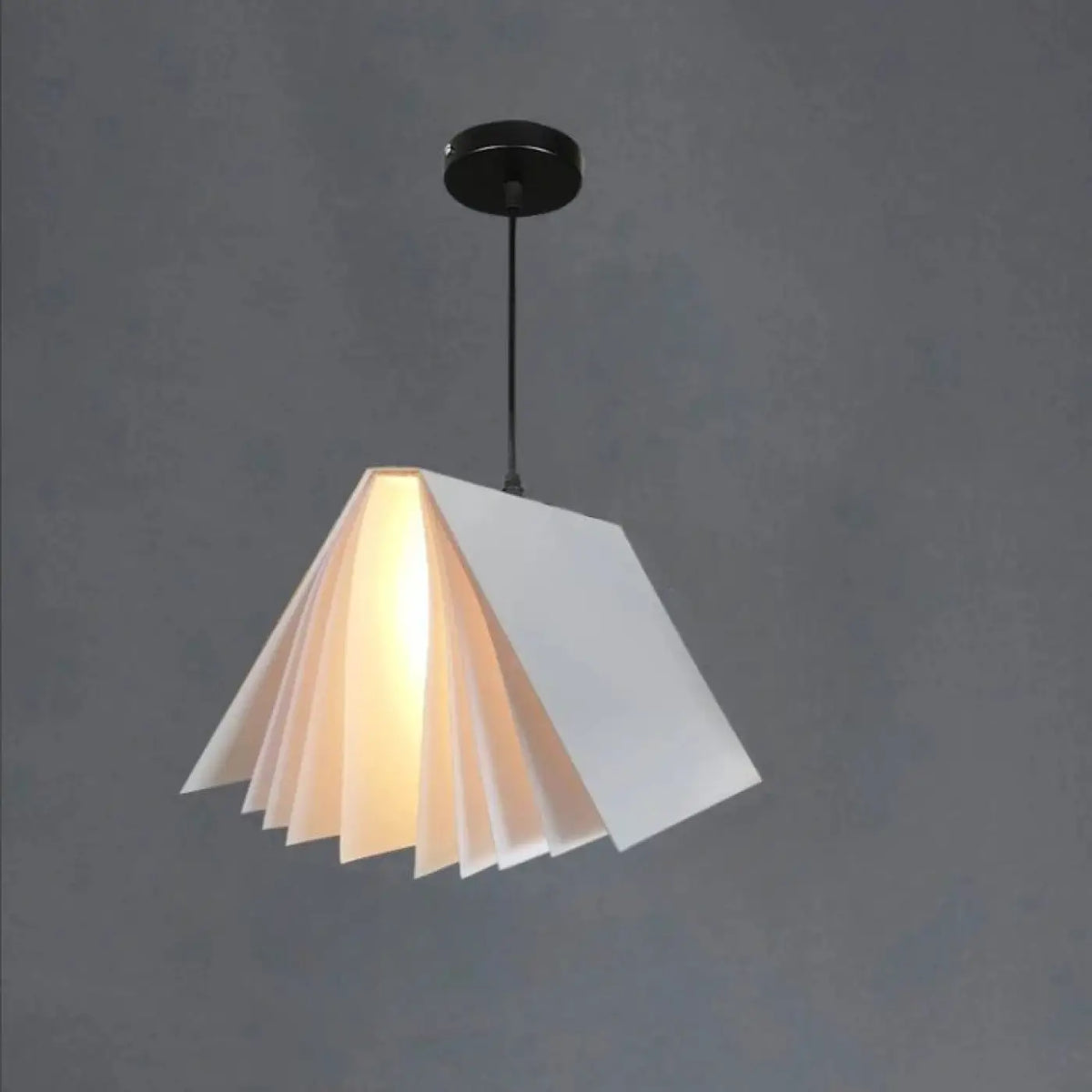 Suspension livre ouvert, cinq coloris, tailles S et M, blanc