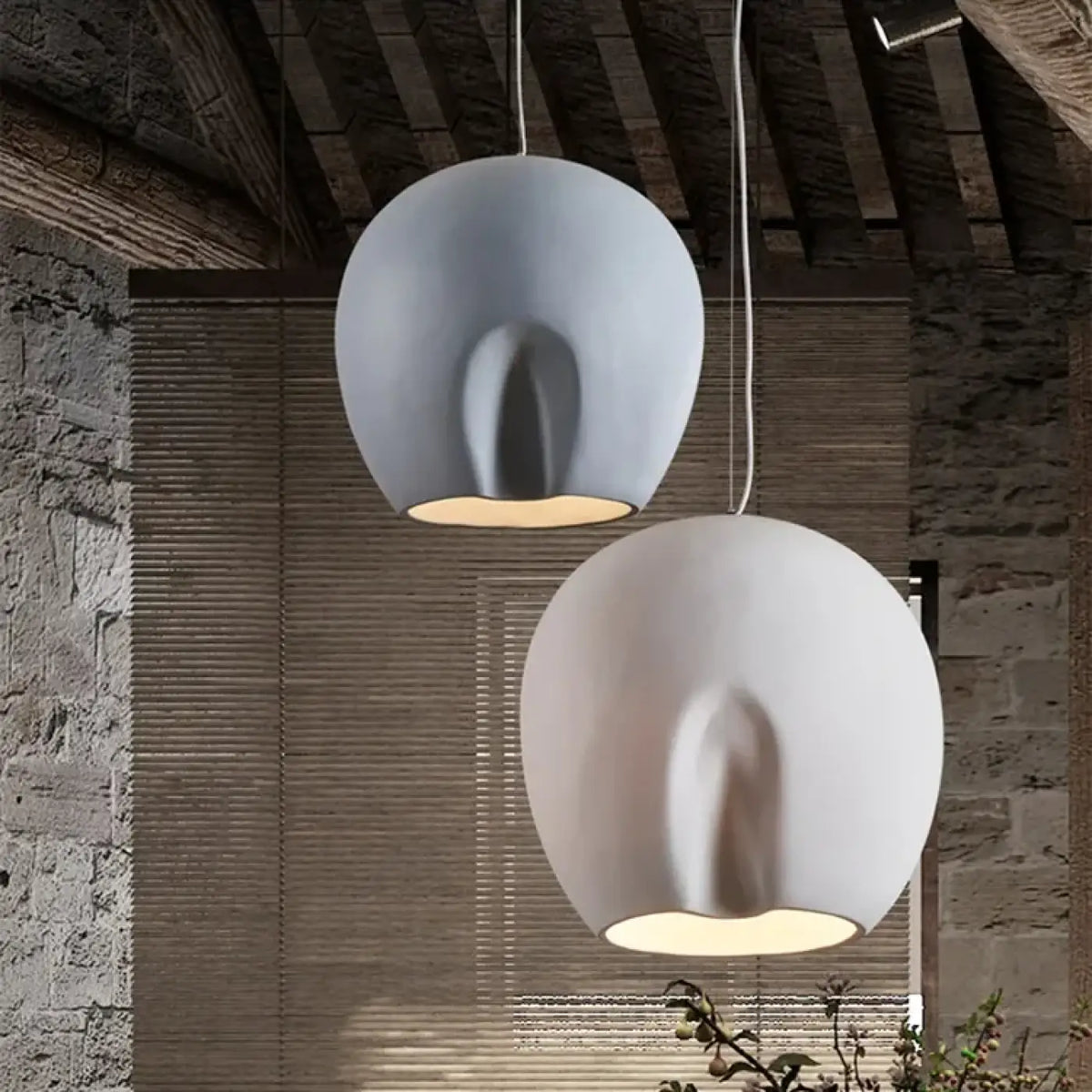 Suspension aux courbes organiques, gris ou blanc, tailles S et M, gris