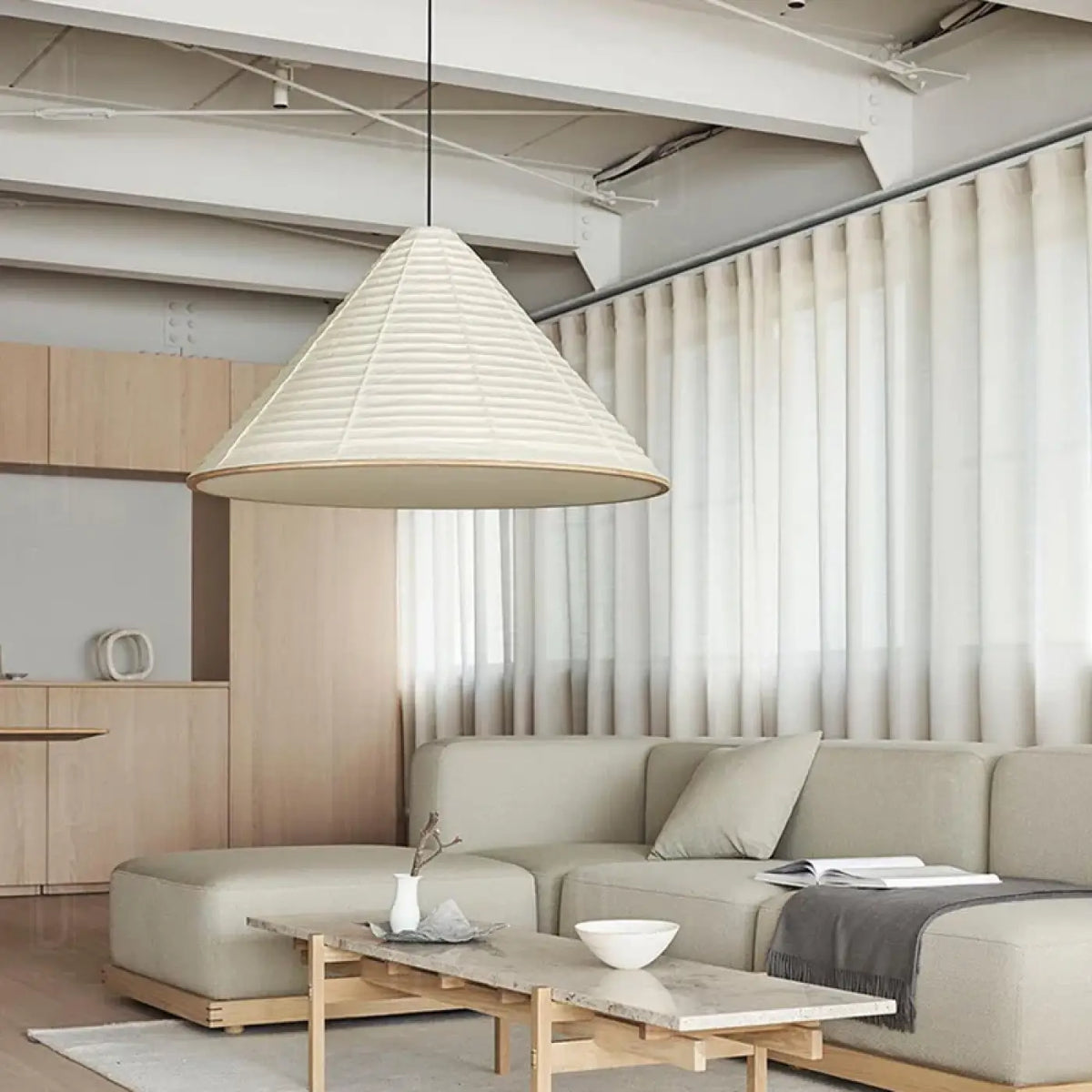 Suspension pyramide blanche, design géométrique, tailles S et M