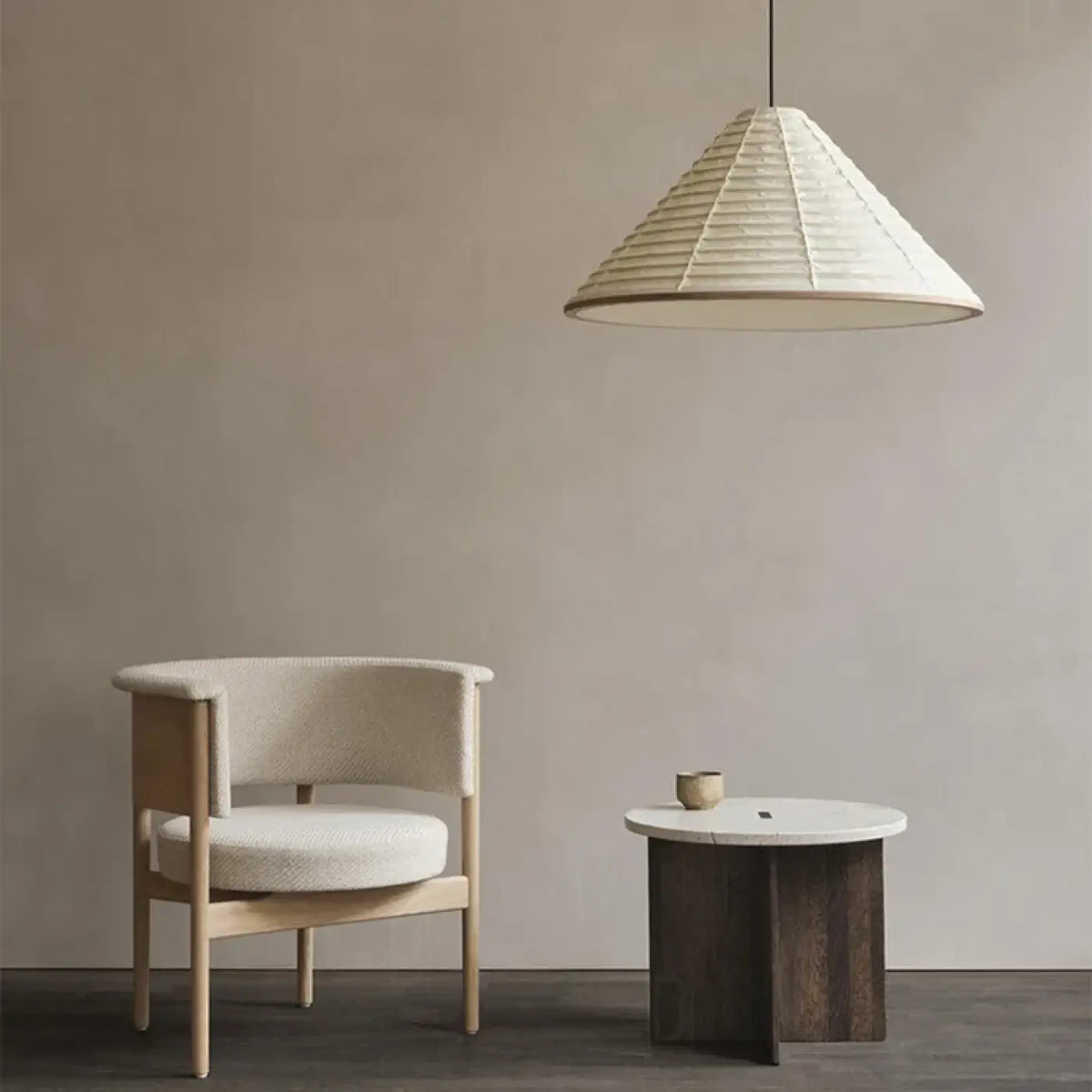 Suspension pyramide blanche, design géométrique, tailles S et M