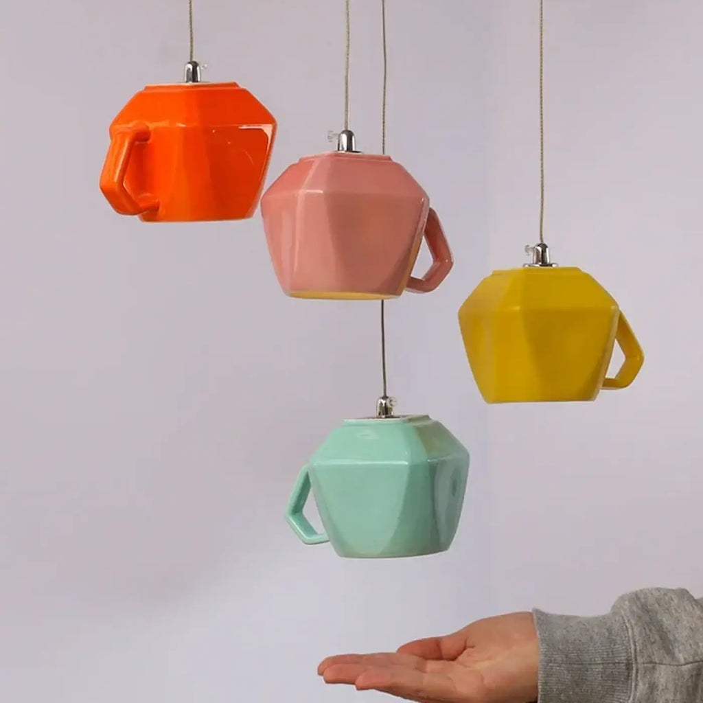 Suspension tasse rétro, cinq coloris du blanc au rose