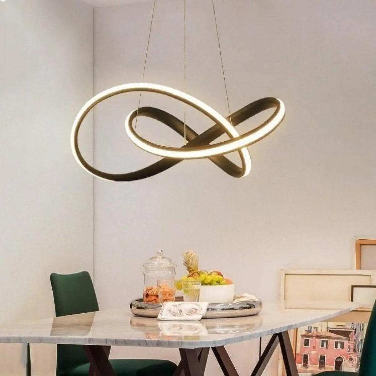 Luminaire suspendu noir ou doré pour plafond haut