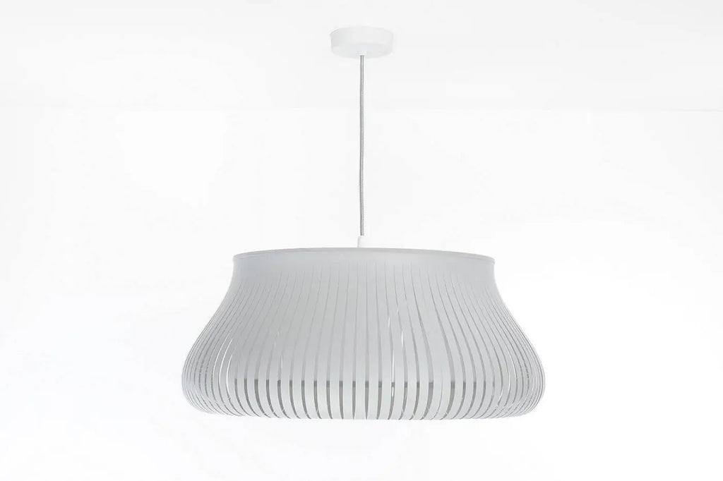 Suspension ajourée gris clair, forme arrondie, tailles S ou M