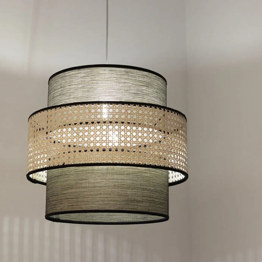 Suspension en rotin tressé gris et beige, cylindres superposés