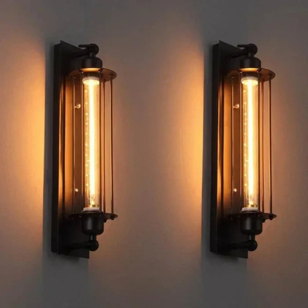 Luminaire industriel en métal noir mat, style rétro