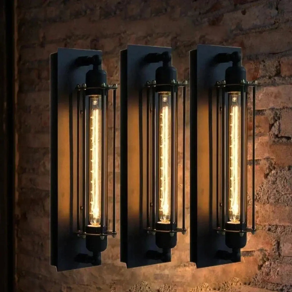 Luminaire industriel en métal noir mat, style rétro