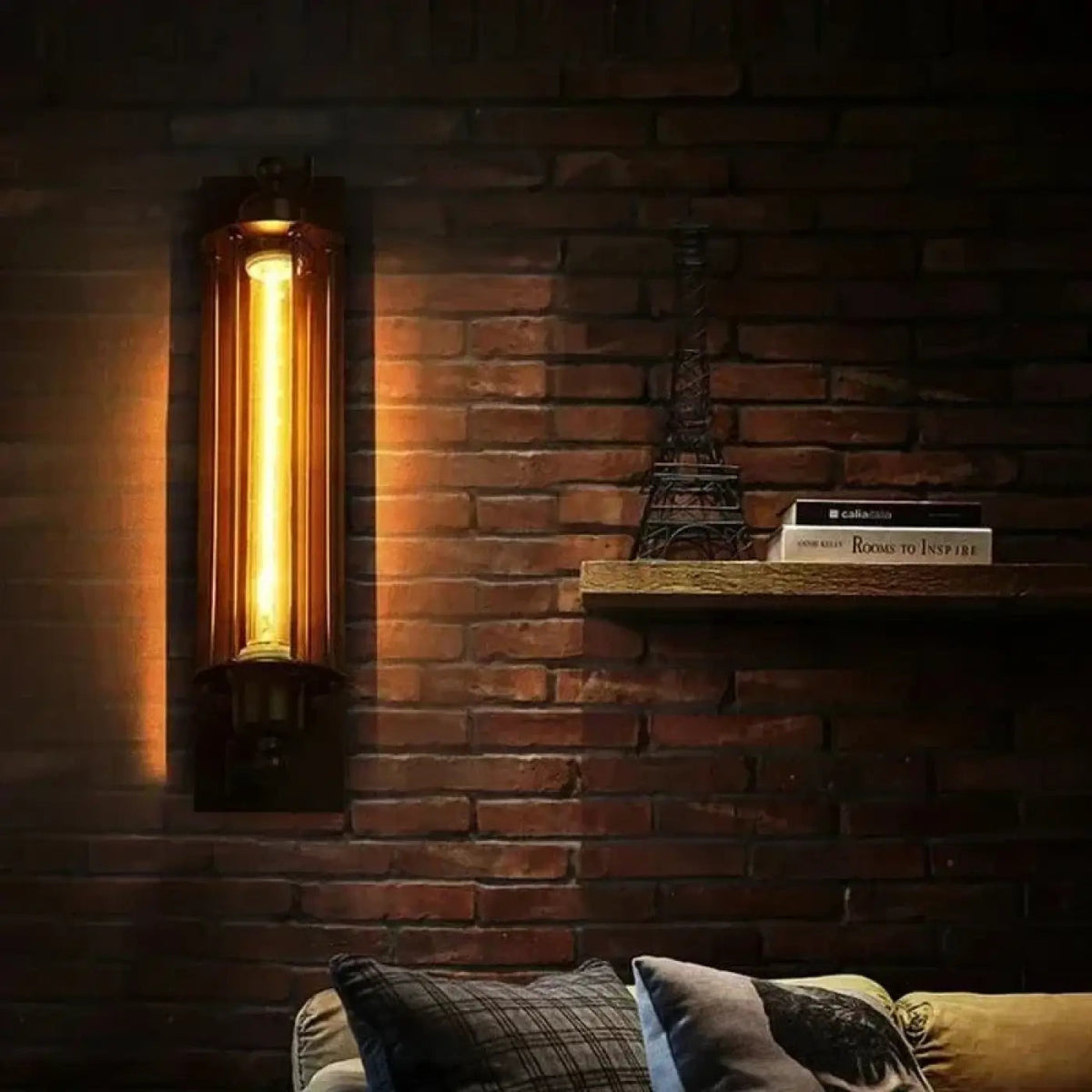 Luminaire industriel en métal noir mat, style rétro