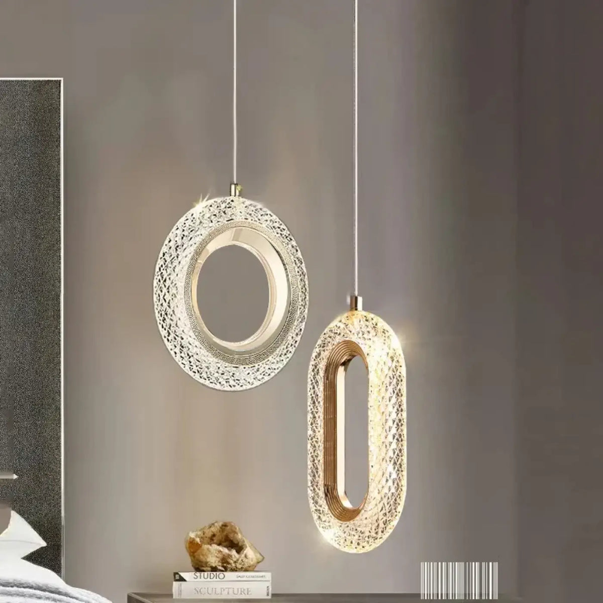 Suspension LED dorée, modèle rond ou ovale