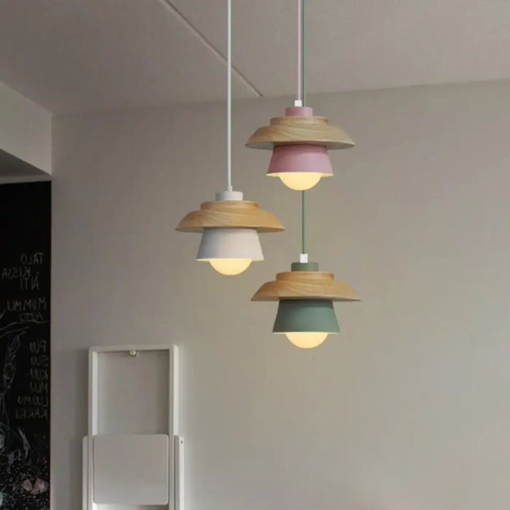 Suspension macaron en bois et aluminium, cinq coloris, blanc
