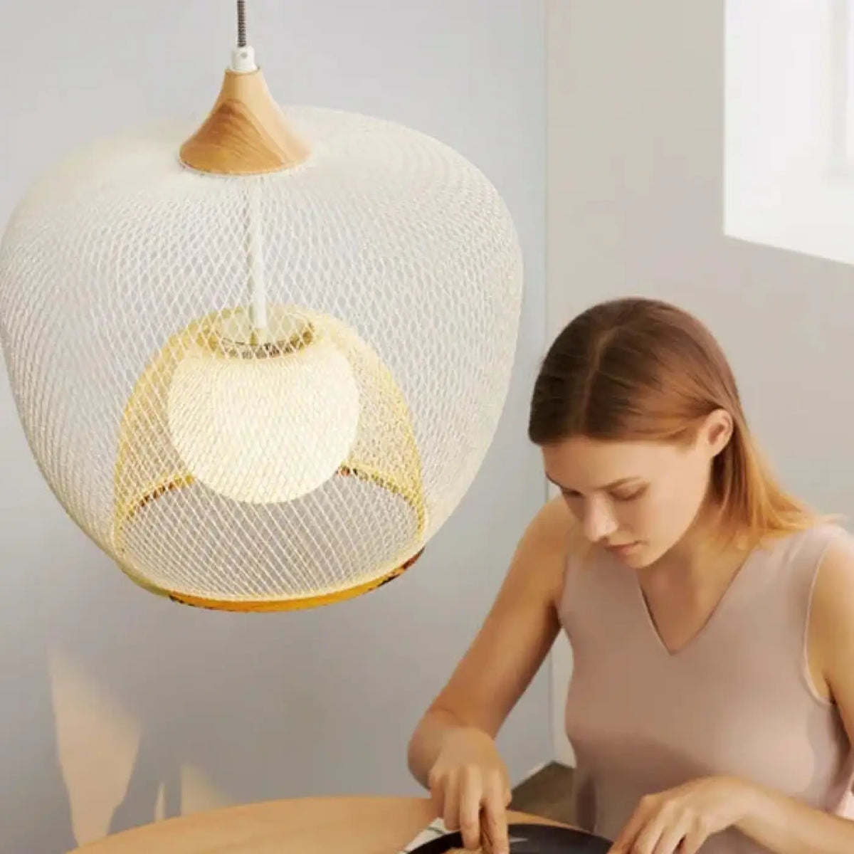 Suspension en métal au style moderne, deux modèles A ou B