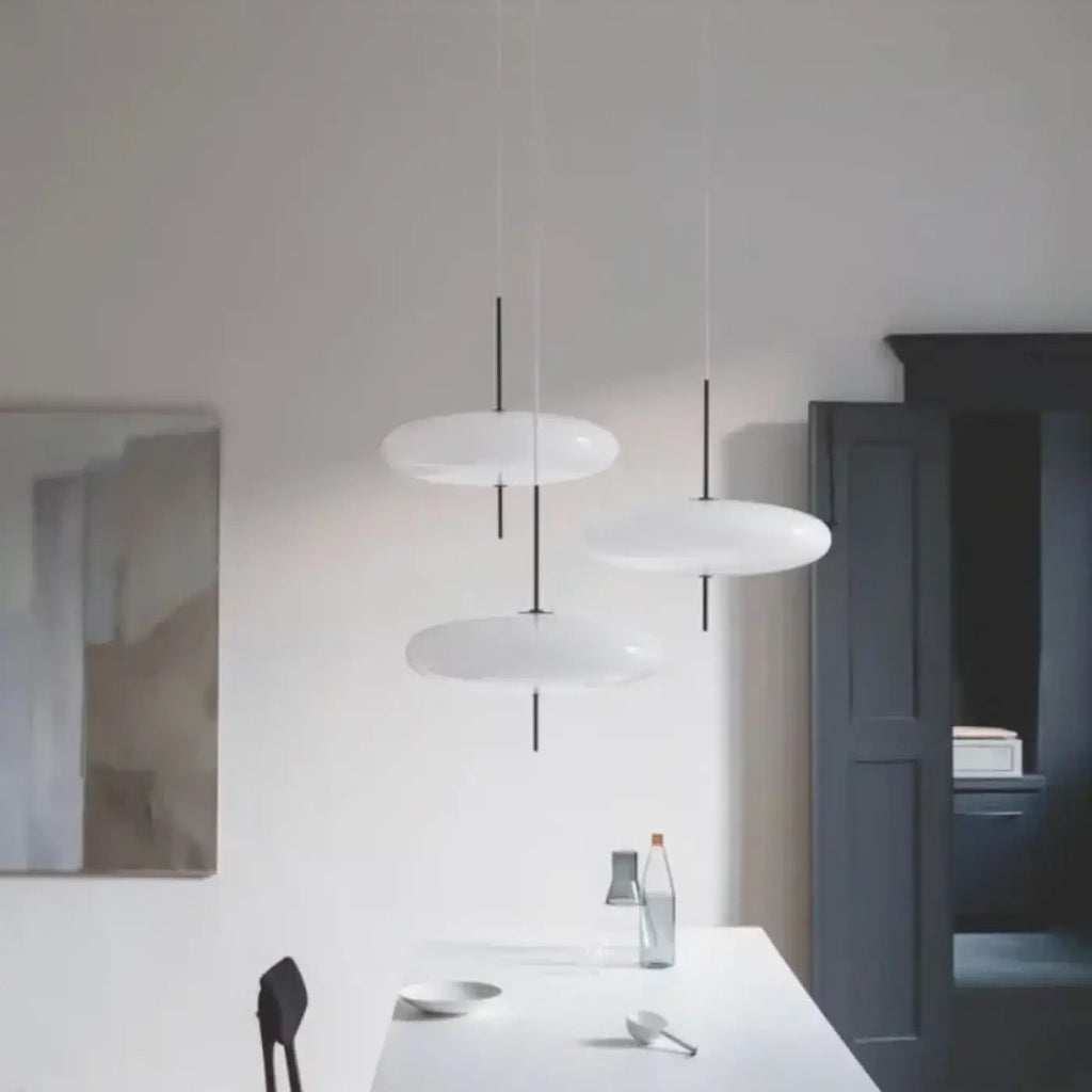Suspension minimaliste aux formes organiques, taille S ou M