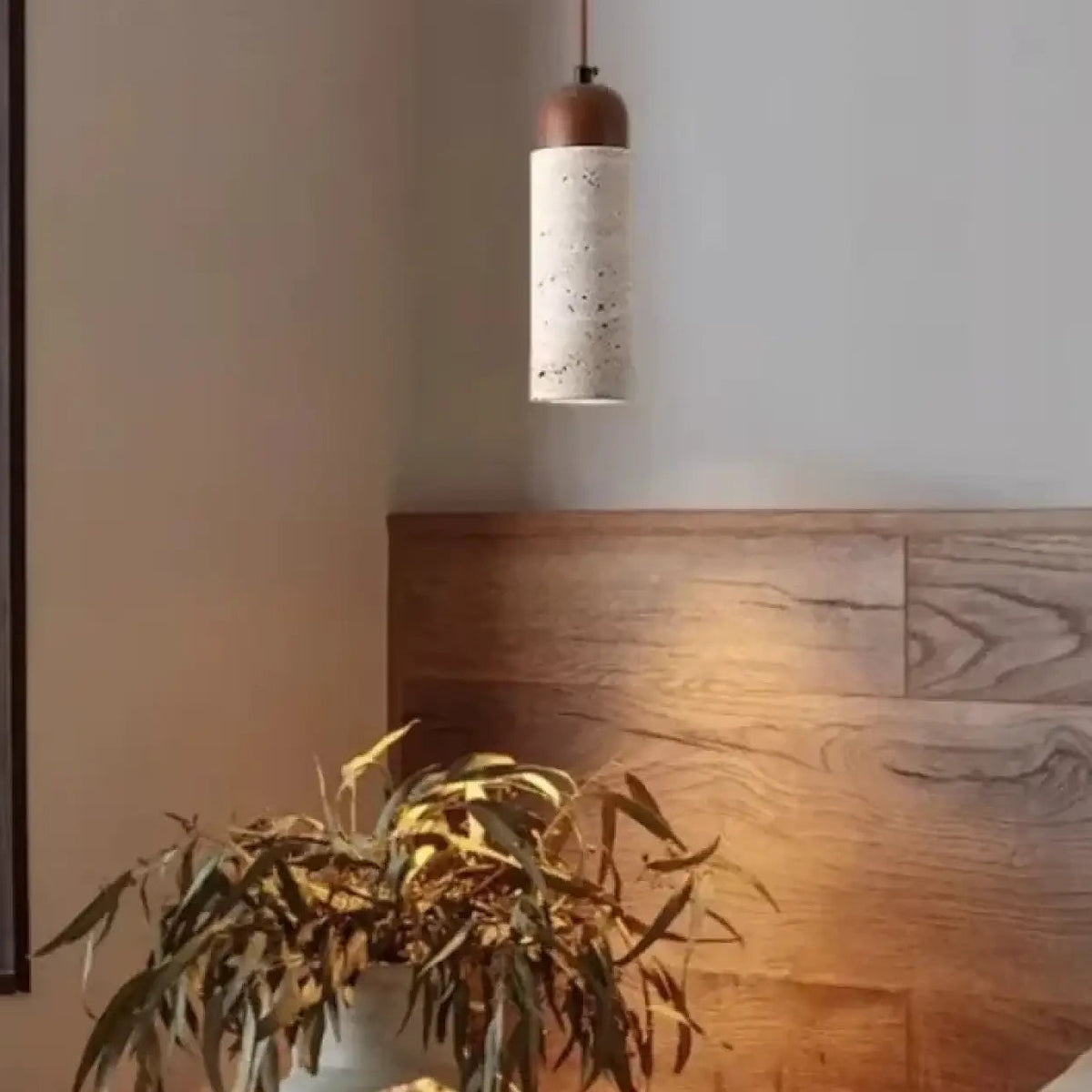Suspension minimaliste en pierre et bois naturel, style zen