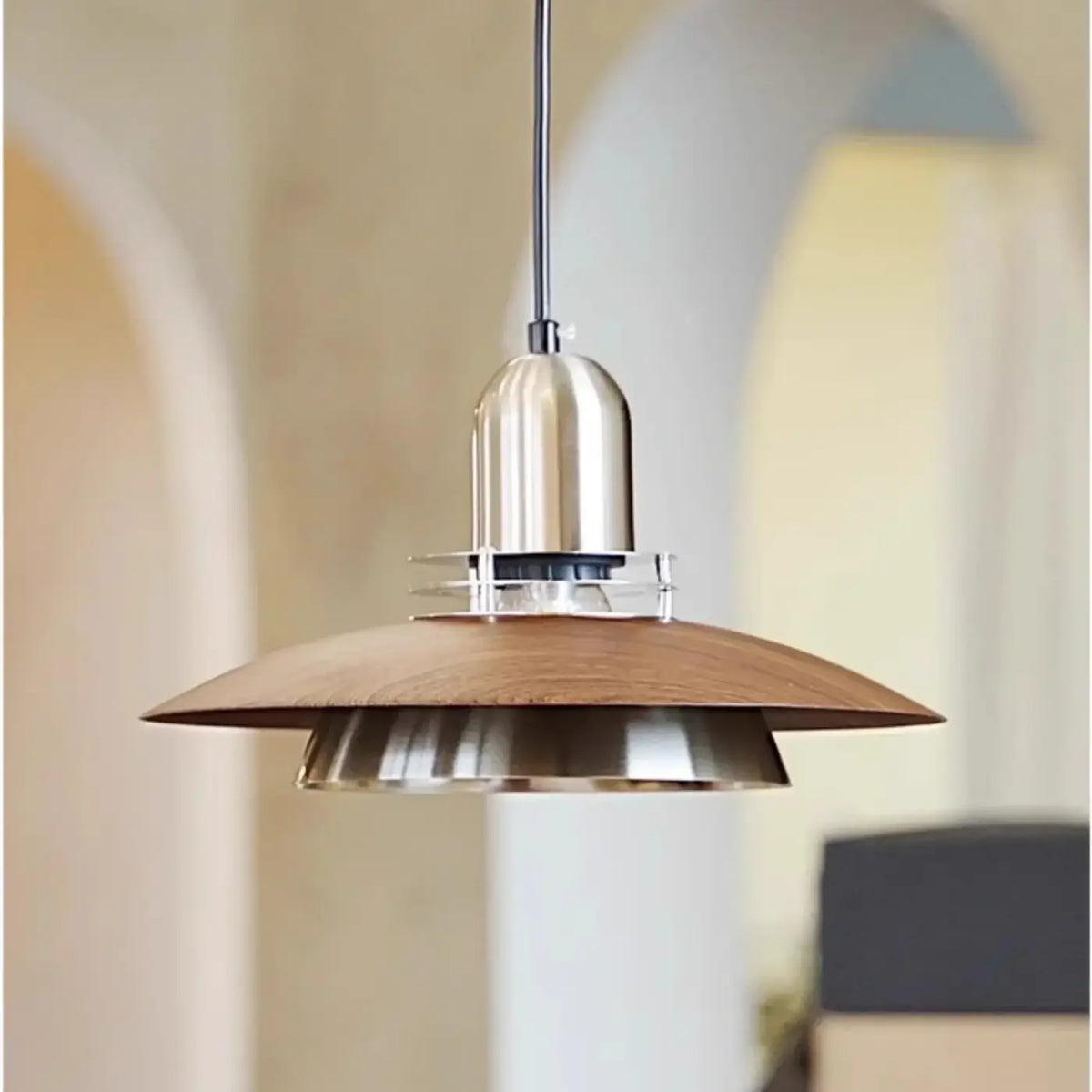 Suspension moderne bois et métal, trois teintes de lumière