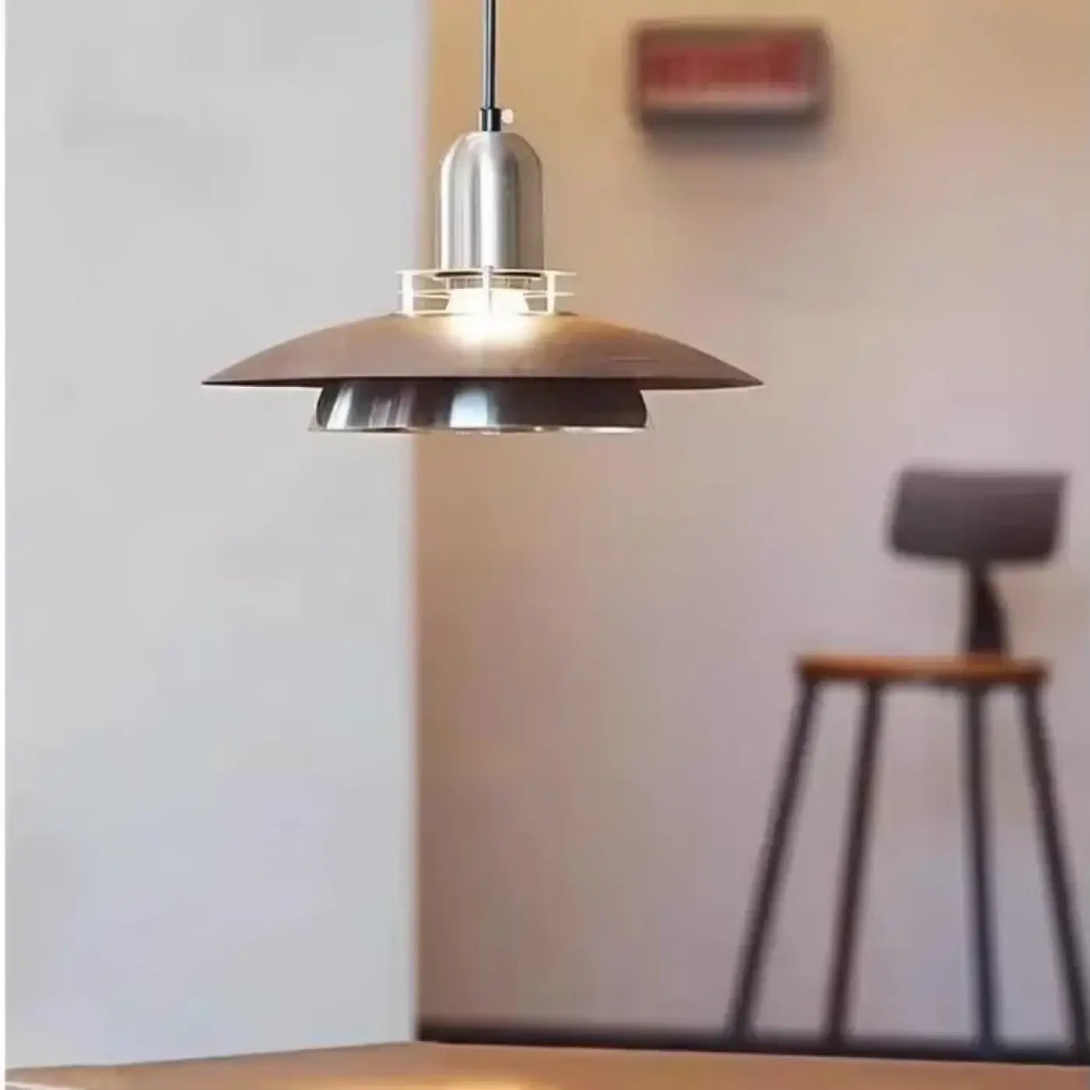 Suspension moderne bois et métal, trois teintes de lumière