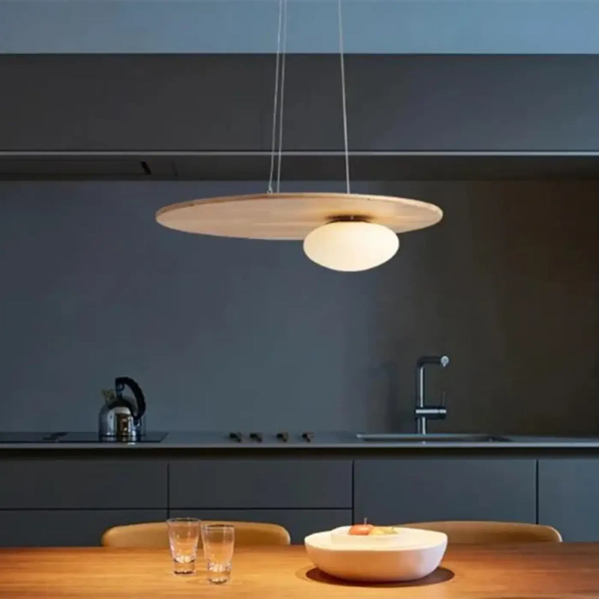 Suspension moderne en bois au style épuré, tailles S et M